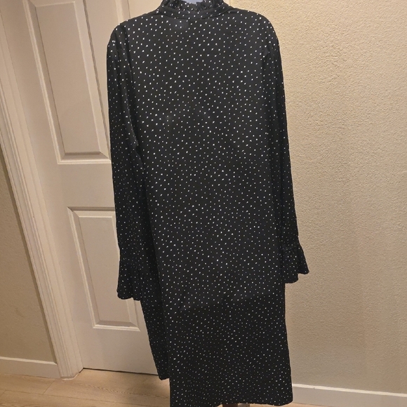 Chic Black Dress with White Dots - Picture 6 of 10